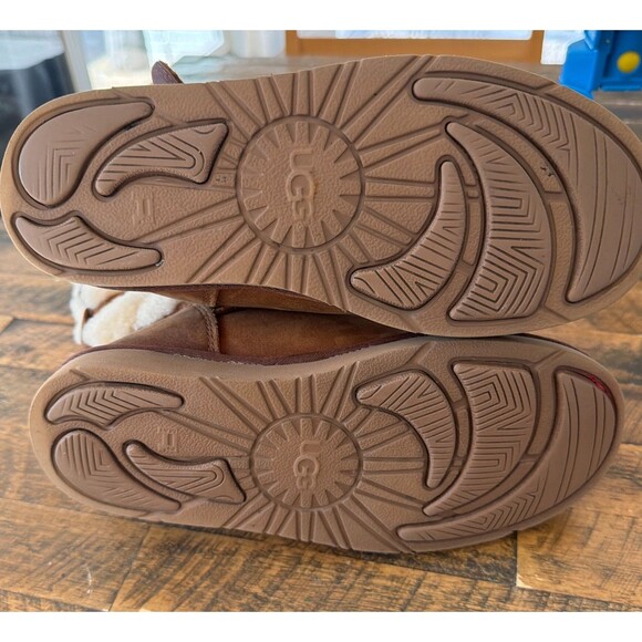 UGG Becket boots Sz8 - Picture 7 of 7